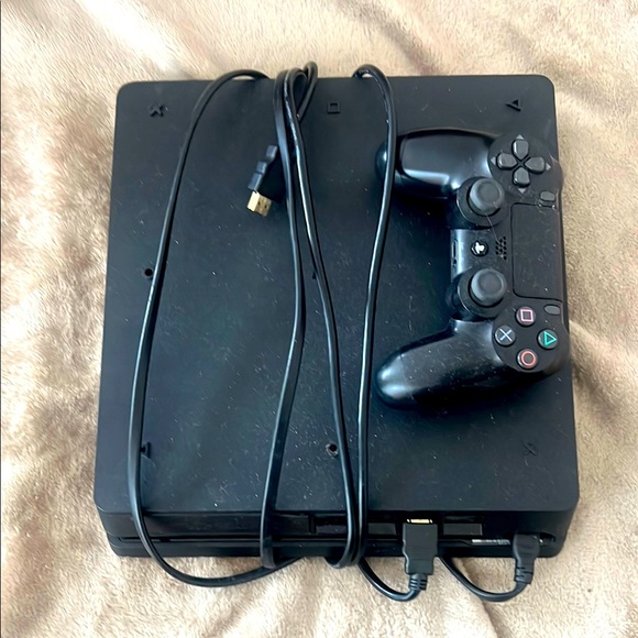 Sony Black PlayStation Consoles Evolution | Black Controller | HDMI Chord | Game